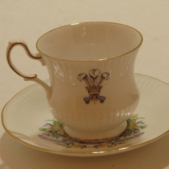 Commemorative Cup and Saucer of the Wedding of Prince Charles and Lady Diana - Picture 7 of 7